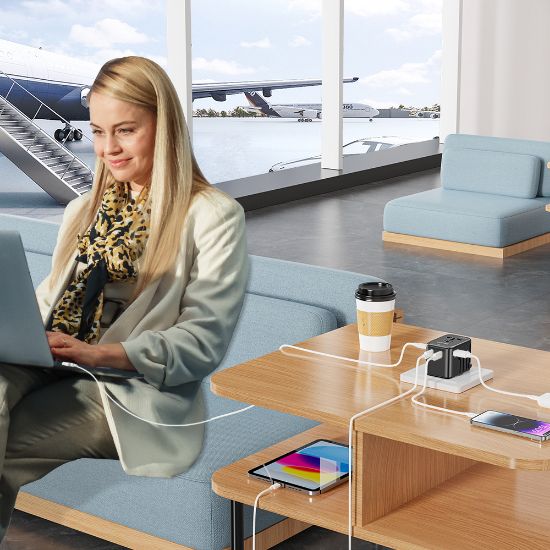 Unitek 65W Universal Travel Adaptör (P1122ABK) resmi