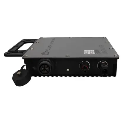 PowerMaster EM800 800 Watt Solar Micro Inverter AC220 Volt Trifaze Şebeke Bağlantılı MPPT İnvertör resmi