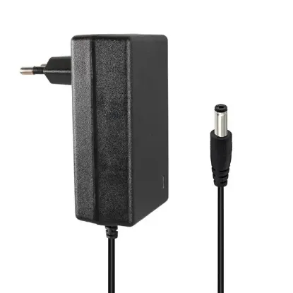 Weko 8.4 Volt - 2 Amper 5.5x2.5mm Uçlu Priz Tip Kırmızı Yeşil Ledli Yerli Üretim Akü Şarj Adaptörü resmi
