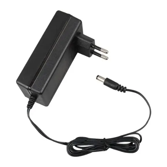 Weko 21 Volt - 2 Amper 5.5*2.5 Mm Uçlu Kırmızı Yeşil Ledli Priz Tipi Şarjlı Matkap Adaptörü resmi