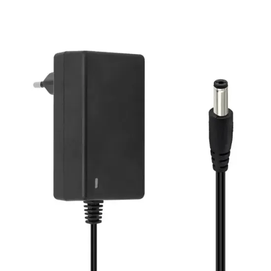 Weko 7.2Volt - 1Amper 5.5x2.5 Uçlu Ledli Yerli Üretim Priz Tipi Adaptör resmi
