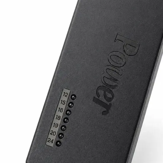 Powermaster PM-13512 12V-24V Ayarlanabilir Voltajlı LED Göstergeli Evrensel Notebook ve Cihaz Adaptörü resmi